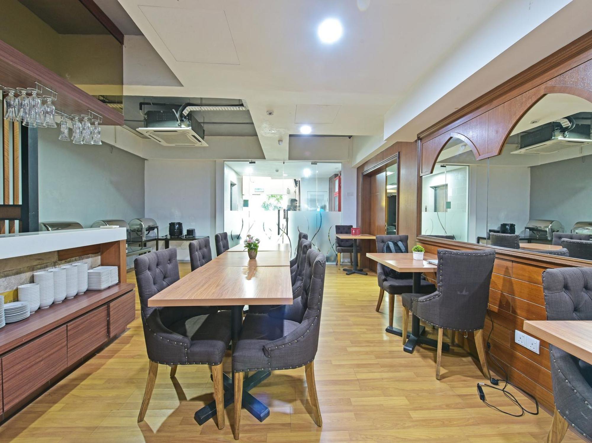 Oyo 91009 One Enigma Hotel Куала-Лумпур Экстерьер фото