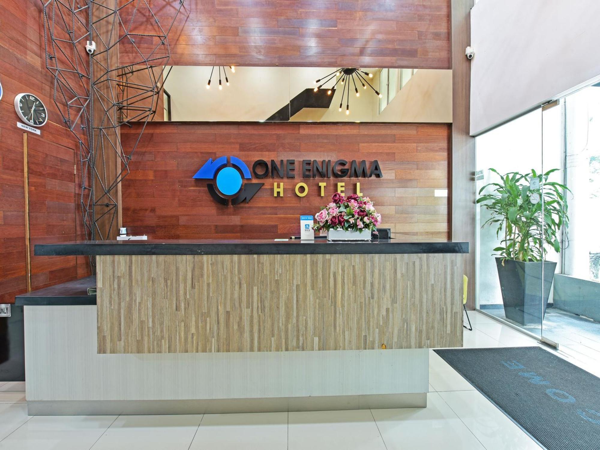 Oyo 91009 One Enigma Hotel Куала-Лумпур Экстерьер фото